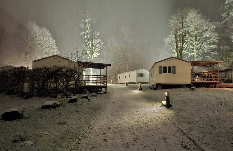 20251121 winter en sneeuw op ardennen camping bertrix 4