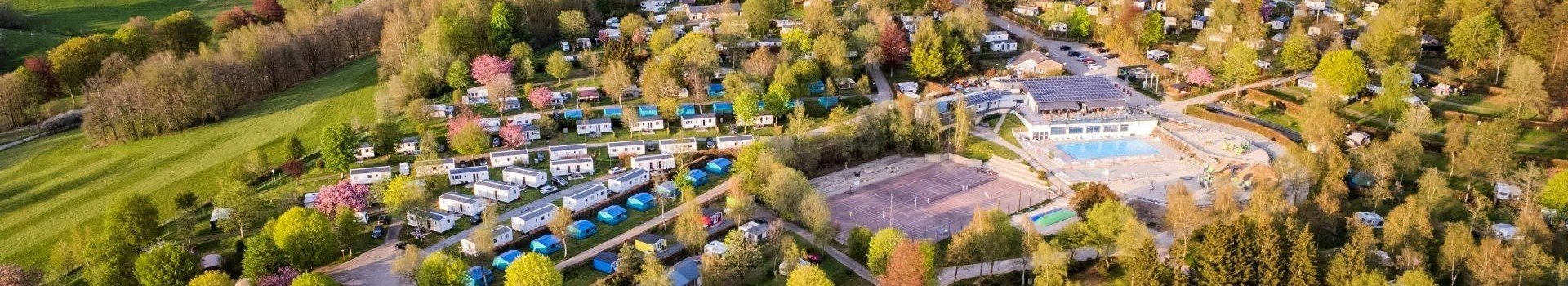 Camping bertrix ardennen luftfoto