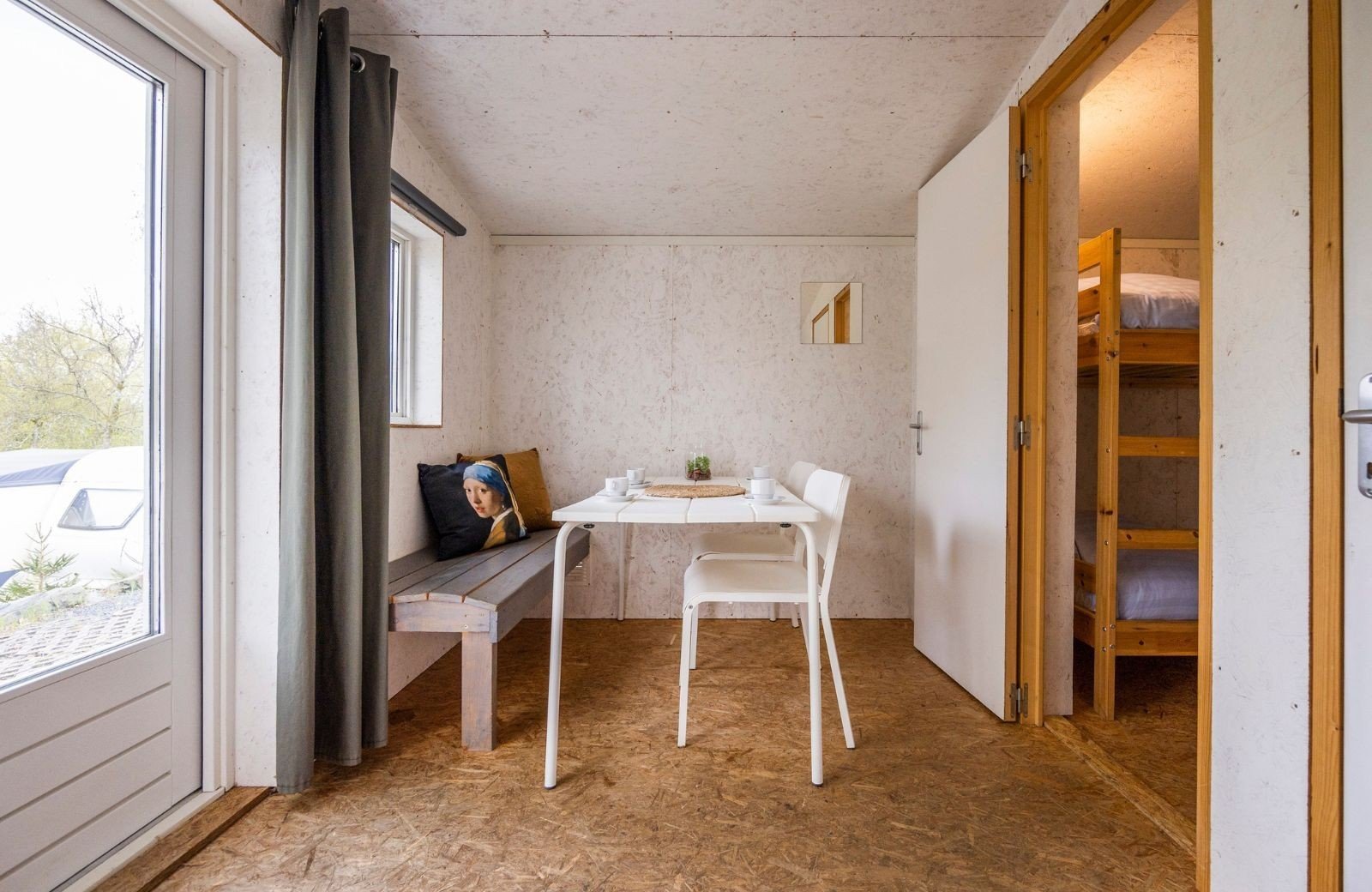 Houten hut camping bertrix 4